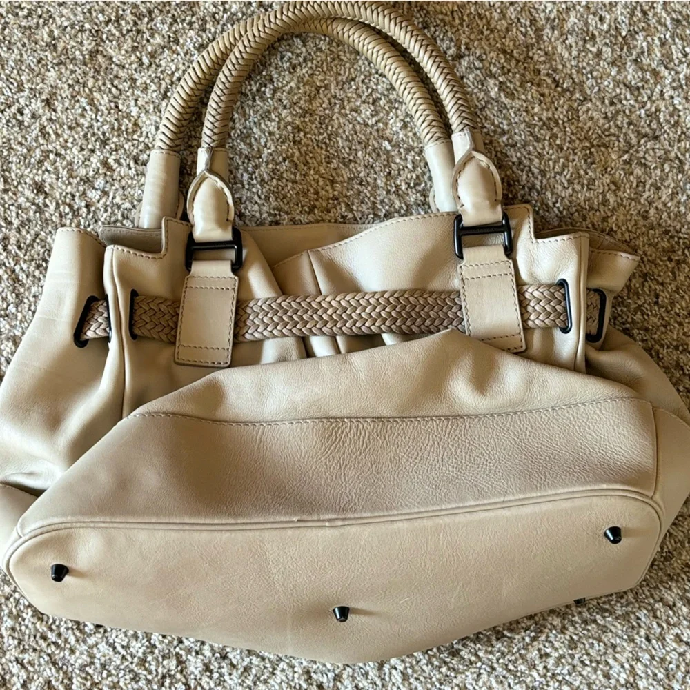 Authentic Burberry Leather Hobo Handbag | ivory - Picture 4 of 6